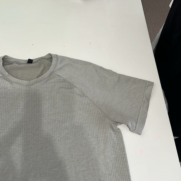 Lululemon metal vent - Picture 2 of 5